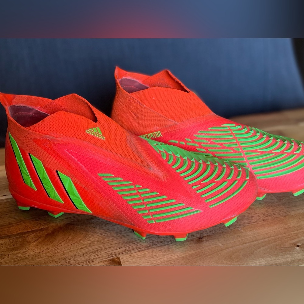 YOUTH 4.5 Laceless Adidas Predator Edge+ FG Soccer Cleats Girls or Boys